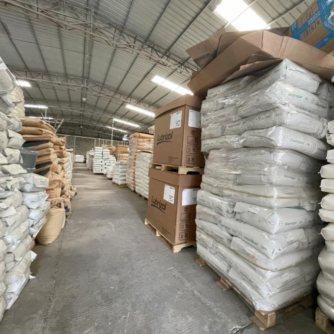 Virgin TPU Termoplastik Polyurethane Pellets 64D Toplu Ateş Eğitimli TPEE TPU &Ouml;rnekleri 17