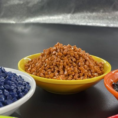 Shore A 60-95 Esnek TPU Renk Eşleşen Pellets Mükemmel aşınma direnci ile